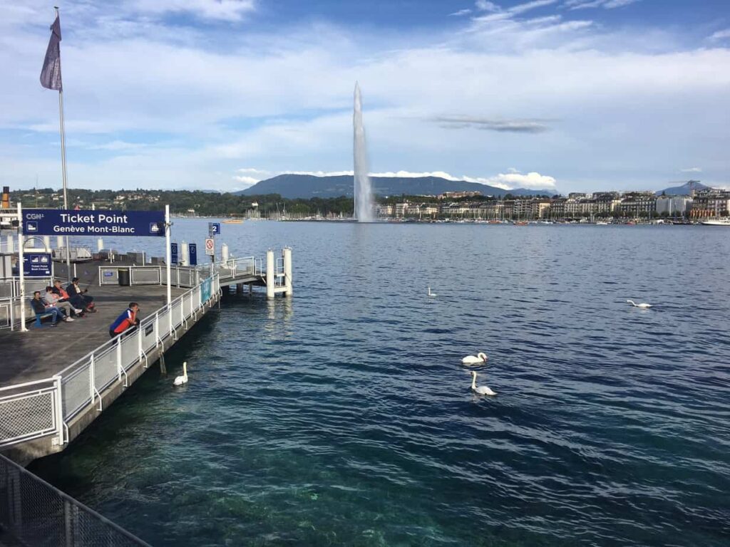 Jet d'eau, the dramatic water fountain in Geneva photo taken from the quay de Mont Blanc