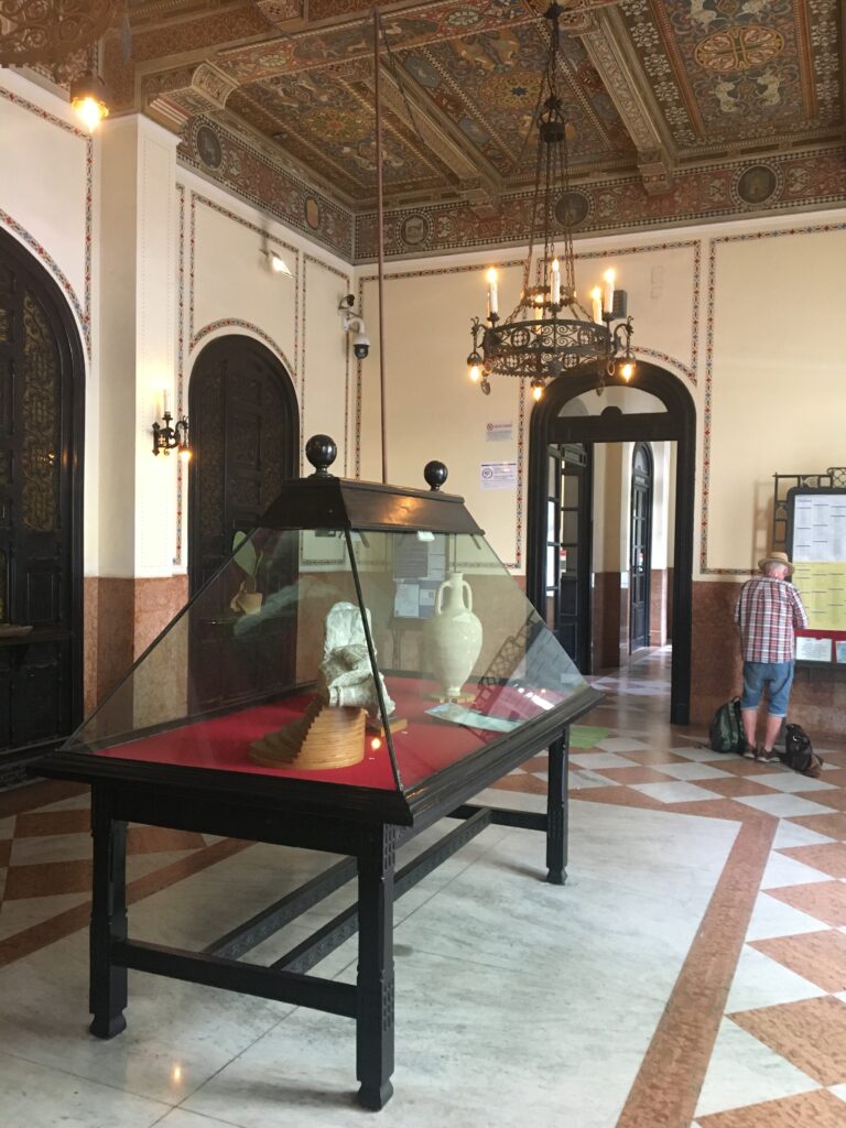 Interior Taormina station